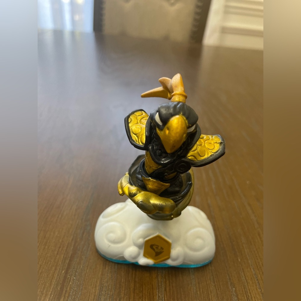 Skylander swappable figurine